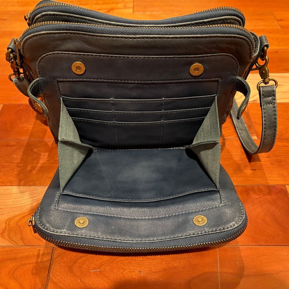 Minooy The Bali Three-Layer Leather Crossbody Shoulder Bag - Picture 6 of 14